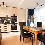 Chic Unirii View 1Br Oldtown Бухарест