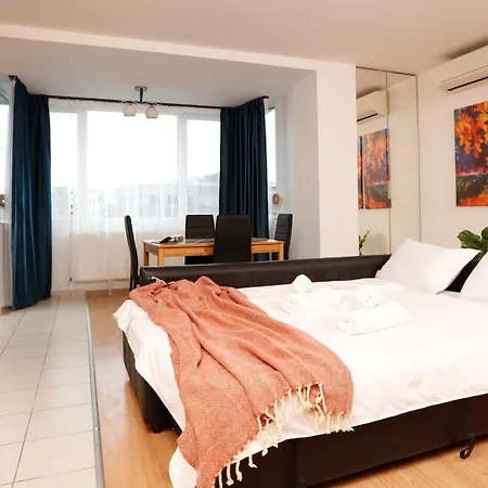 Old Town - Pet Friendly - Charming Escape *
