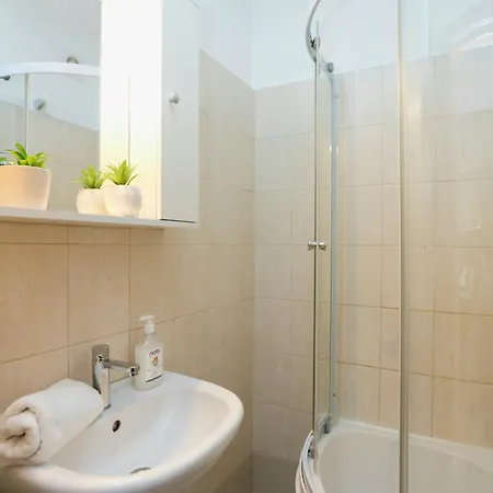 Charming Escape - Pet Friendly -1Br Heart Of Old Town *