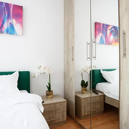 Charming Escape - Pet Friendly -1Br Heart Of Old Town Bukurešť