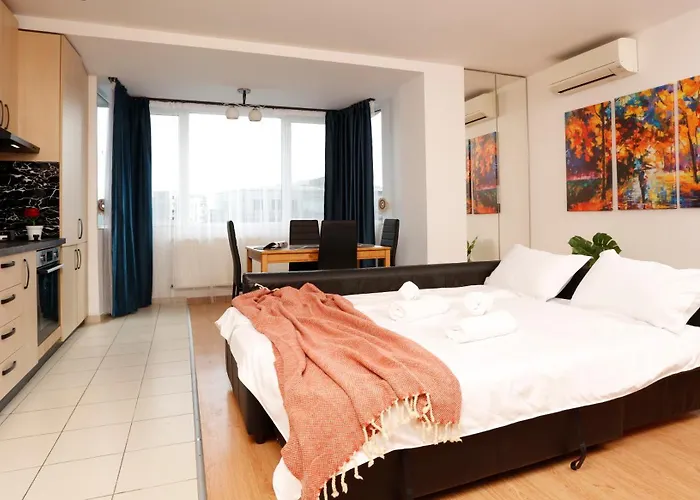 Old Town - Charming Escape - Pet Friendly *